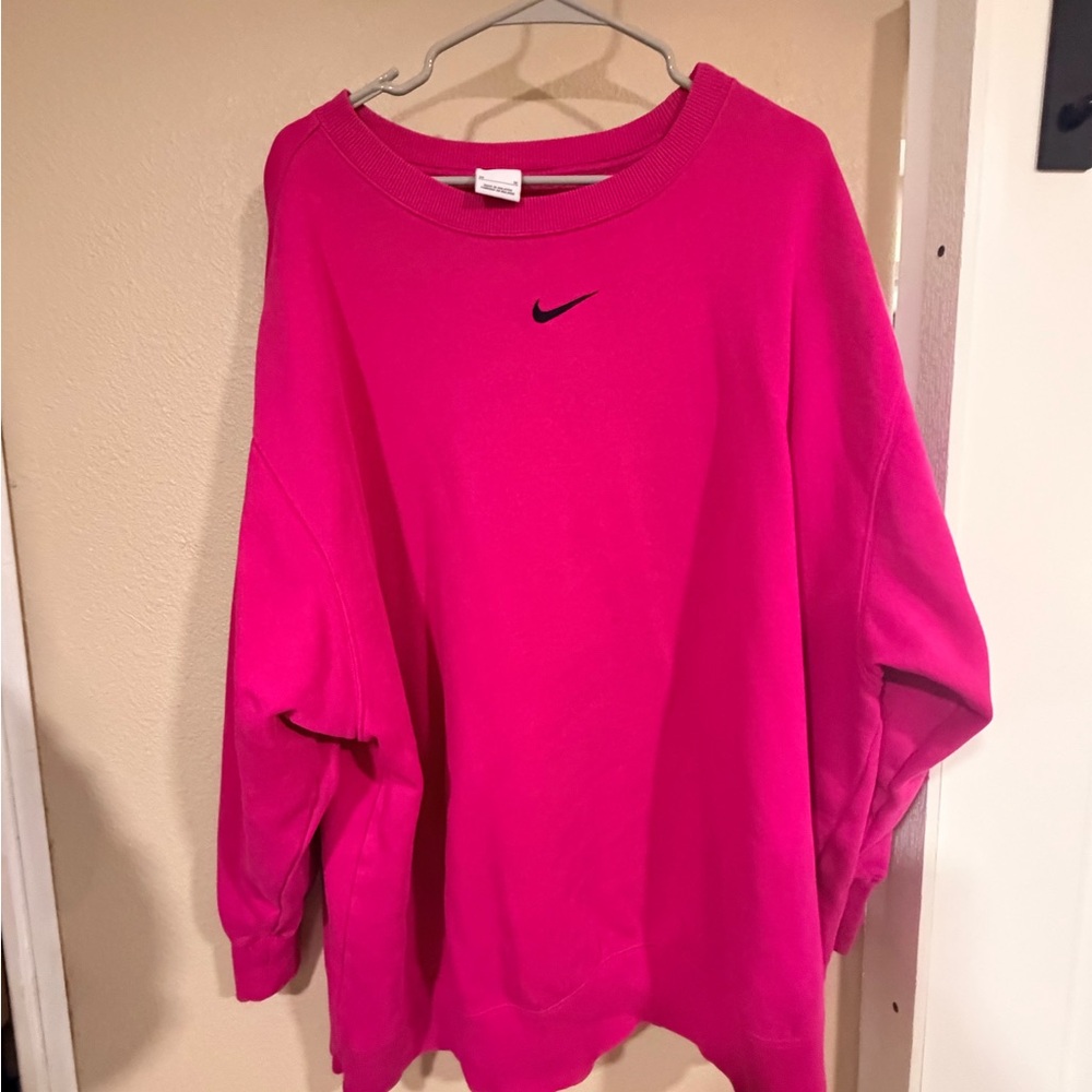 Nike Women's plus size Fuchsia Crewneck Sweatshirt